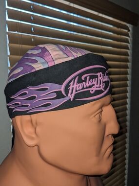 Harley-Davidson Black and Pink Flame Skull Cap